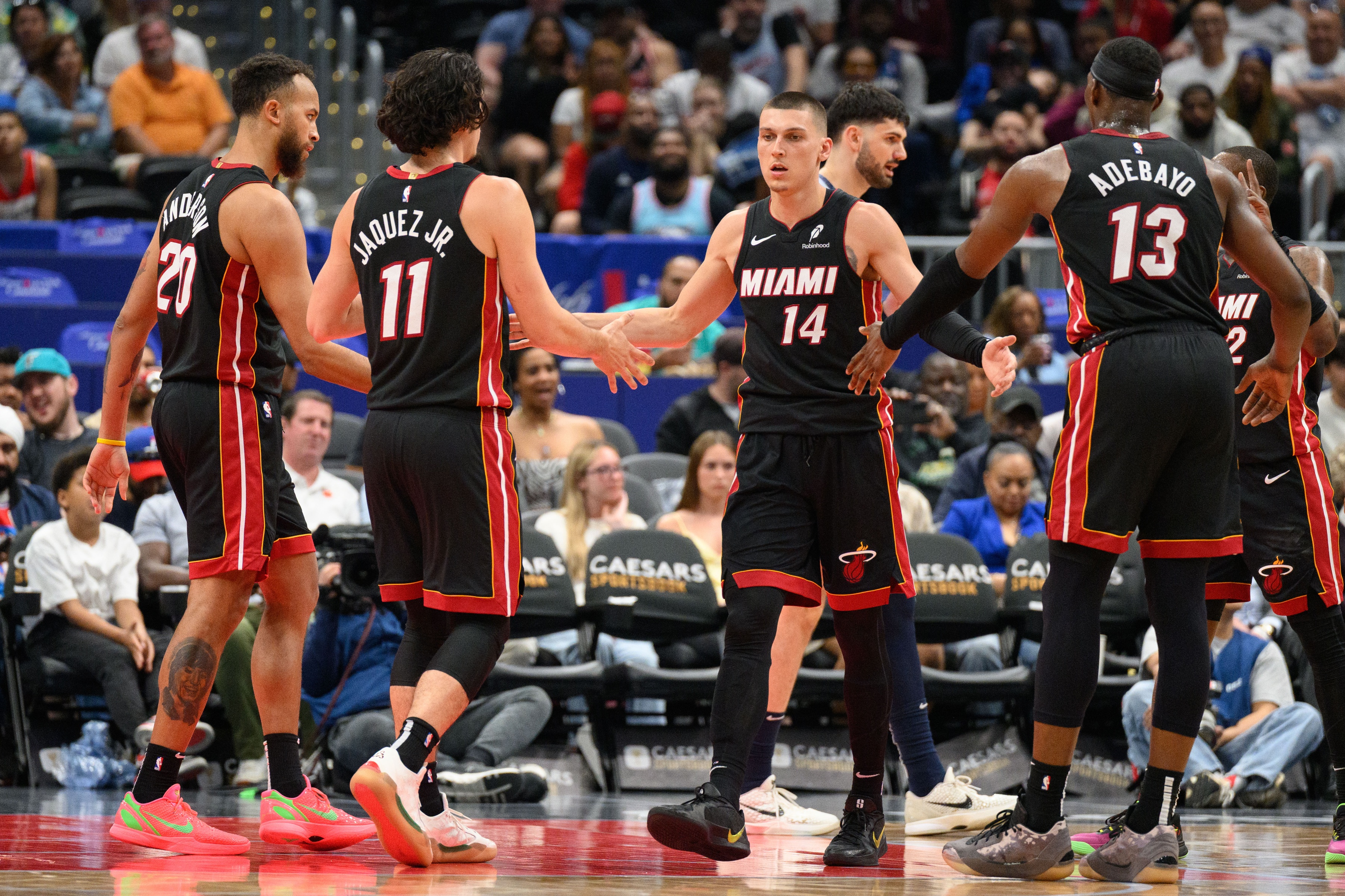 NBA季后赛集结日再迎强敌，印第安纳步行者战术微调，主帅态度——底气十足，数据层面出现新趋势的简单介绍