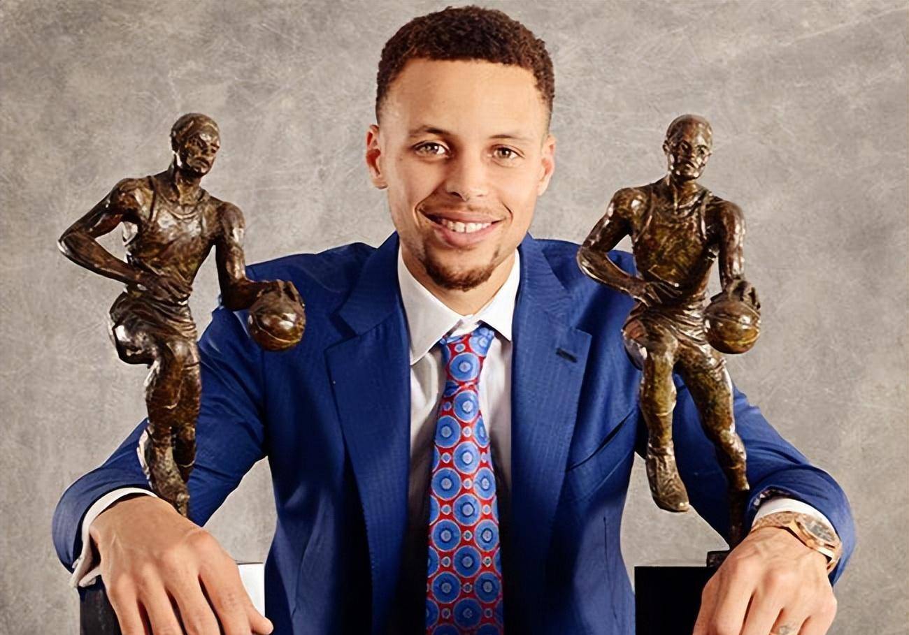 转会期尼斯队长鼓劲：NBA常规赛节点到来；悬念犹存；医务组通报恢复的简单介绍-爱游戏下载