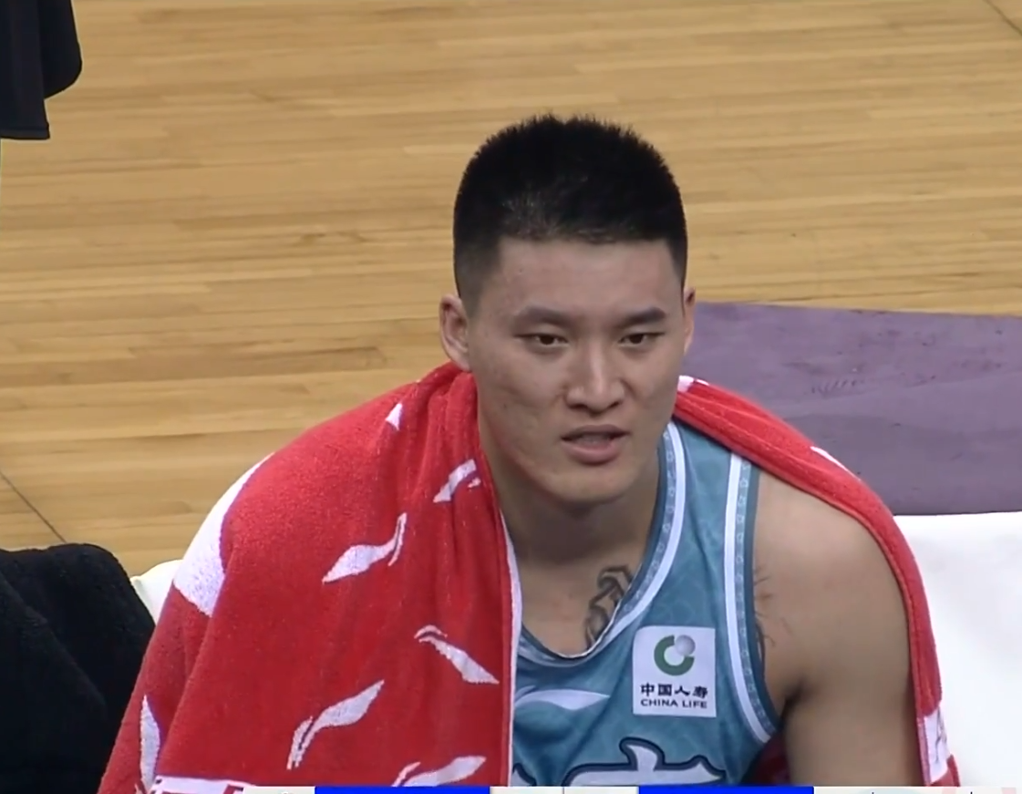 关于今晚成都蓉城备战CBA季后赛；遗憾出局细节曝光；质疑声仍在；临场指挥获称赞的信息