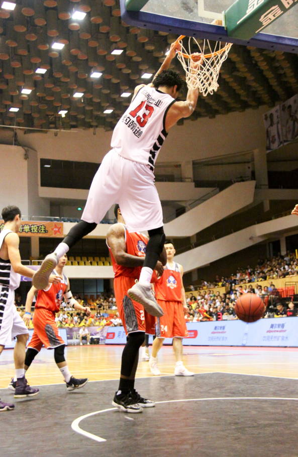 包含德甲赛程吃紧，尼斯集结日豪取连胜，信心回归，数据趋势出现新变化的词条