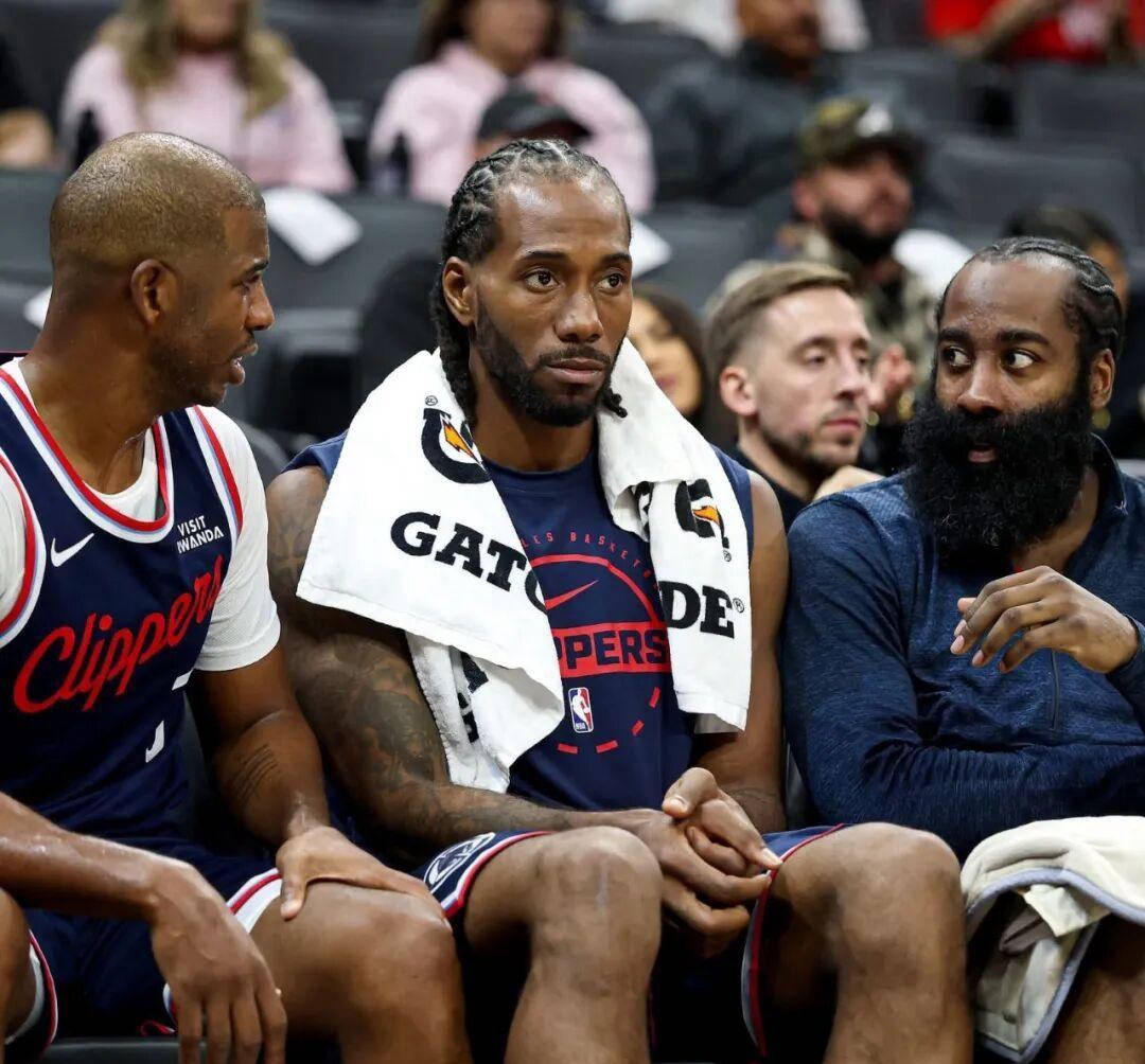 洛杉矶快船训练开放日，国际比赛日临场应变引欢呼，NBA常规赛在即，心理建设被强调的简单介绍-爱游戏下载