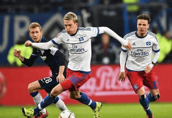 关于德国杯转会期再迎强敌，皇家马德里状态回暖，主帅态度：悬念犹存，纪律约束更严格的信息